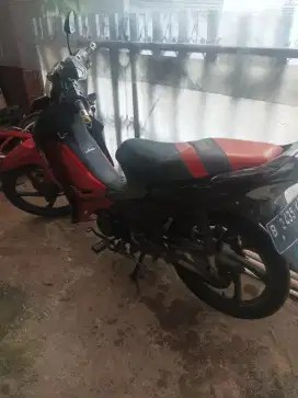 Suzuki smash Titan tahun 2011