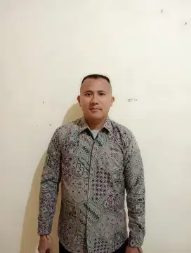 Mencari pekerjaan sebagai supir pribadi.