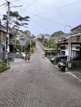 For Rent Rumah 4 Kamar, Untuk Keluarga Sariwangi Bandung