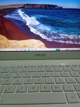 Asus X 200 siap pakai