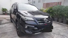 TOYOTA FORTUNER TRD / VRZ