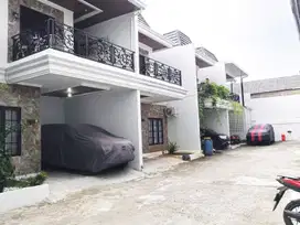 Termurah Rumah Klasik 2 Lt Lokasi Strategis Dekat Exit Tol Cibubur