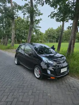 Kia picanto SE matic 2013.