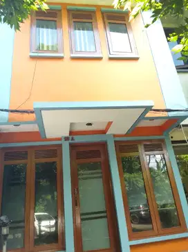 Disewakan ruko bagus 3 lantai cocok untuk kantor