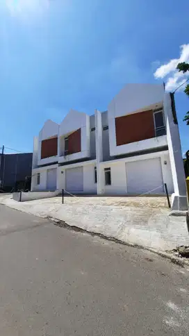Dijual Ruko Strategis Siap Huni Di Sukamenak