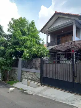 RUMAH BESAR NYAMAN LT 198m2 DUREN SAWIT JAKTIM