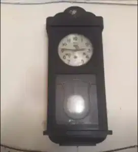 Jam antik jadul 3 lobang