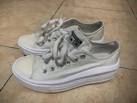 sepatu converse wanita