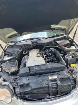 Mercedes-Benz C200 2004 Bensin