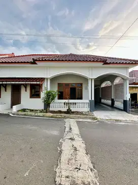 RUMAH CANTIK SIAP HUNI DI JL NGESREP BARAT BANYUMANIK SEMARANG