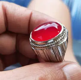 Cincin batu red baron