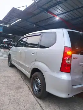 Daihatsu Xenia 2011 Bensin