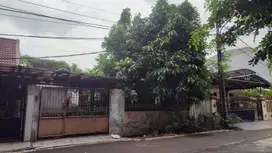 Dijual rumah butuh renov di taman pulogebang cakung jakarta timur
