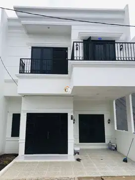 Rumah mewah dan elegan di jantung kota Eepok