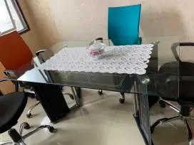 Meja Kaca satu set 4 Kursi Kantor Roda kondisi oke istimewa