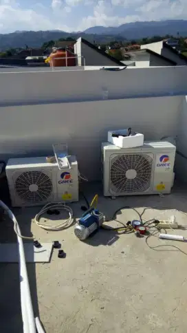 Service ac,bongkar pasang ac,cuci ac,isi freon dll