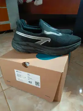 Sepatu brodo slip on ryujin jade black