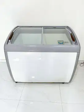 Freezer Sliding Glass Merk Gea 260 Liter siap pakai murah bandung