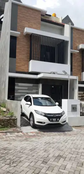 Jual Rumah 2Lantai One Gate System d Permata Garden Mangunharjo