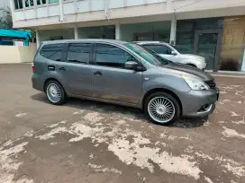 Nissan grand livina sv at (cvt) 2014
