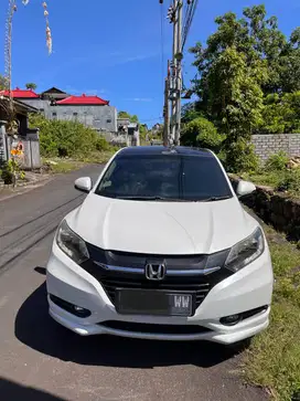 2015 HRV prestige two tone 1.8L SUV