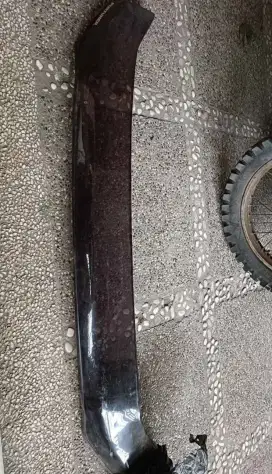 Deflekta kap mesin fortuner