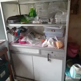 Etalase nasi bekas