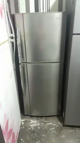 Kulkas sharp 2 pintu