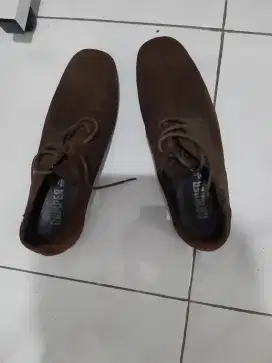 Sepatu Pria bahan Suede