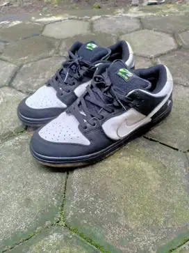 Nike SB Panda Pigeon