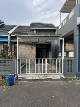 DISEWAKAN / DIKONTRAKKAN RUMAH CIWASTRA