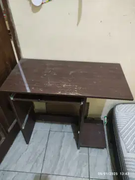 Meja komputer/PC