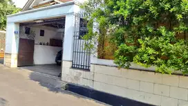 TURUN HARGA Rumah mewah asri ada swim, strategis di jakarta selatan