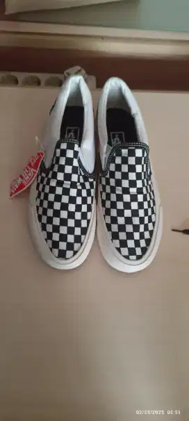 Sepatu Vans catur slip on
