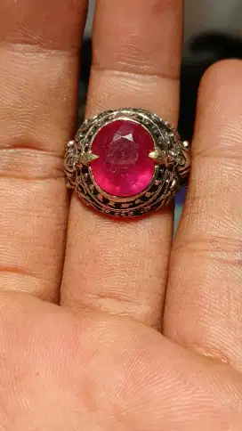 Batu ruby afrika