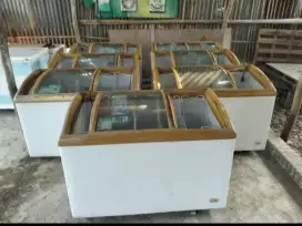 Freezer kaca 330 Liter