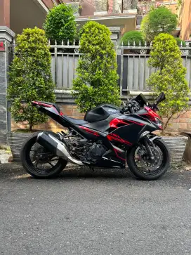 Kawasaki Ninja 250 FI ABS (Pajak Panjang)