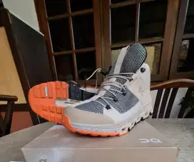 Sepatu Sport Wanita