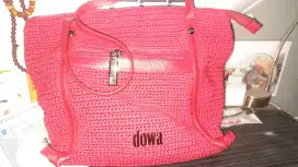 Tas Dowa warna merah