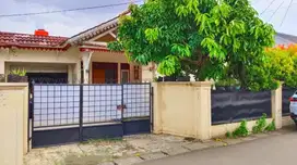 Rumah dijual cepat lokasi sangat strategis, Cinere