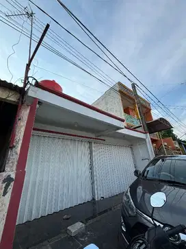 Rumah Pinggir Jalan Utama ada kiosnya