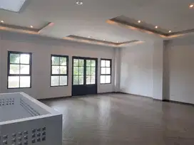 Dijual rumah usaha 4 lantai di Sayap Riau, lokasi strategis,