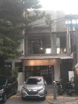 FOR RENT RUKO 3 LANTAI DI AREA SENOPATI KEBAYORAN BARU JAKARTA SELATAN