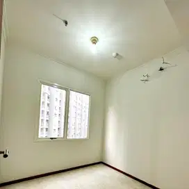 Disewakan unfurnish tipe 2br luas 54m apt royal mediterania garden res