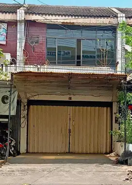 Ruko Barata Jaya Hadap Barat