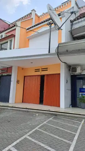 Ruko 3 lantai siap pakai di Indraprasta Semarang