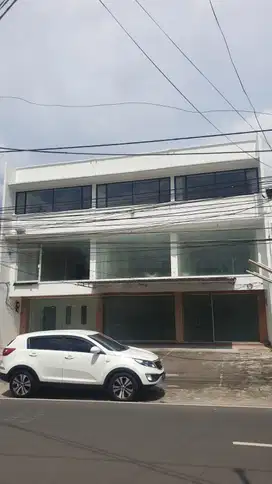 Disewakan Ruko 3 Gandeng Area Kemang