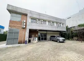 Dijual Gedung Ex Showroom Mobil Pinggir Jalan Gading Serpong Tangerang