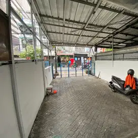 Ruko lebar 5 sudah ada kanopi di kota dekat gajah mada