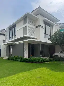 Disewakan Rumah baru posisi Hoek di Summarecon Cluster Btari